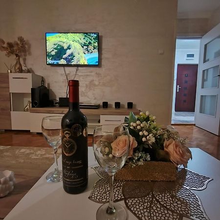 Vemiur Apartman Čačak Kültér fotó