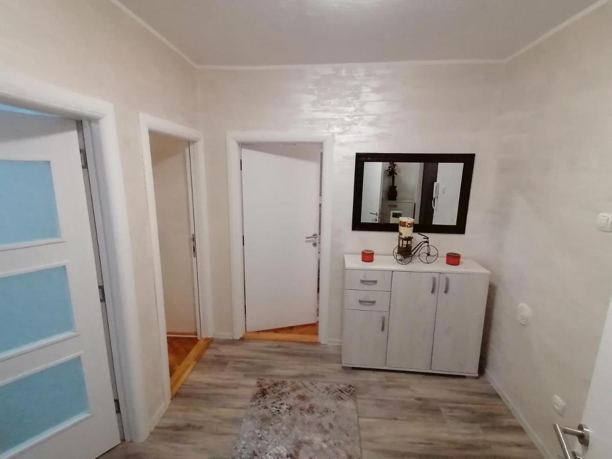 Vemiur Apartman Čačak Kültér fotó