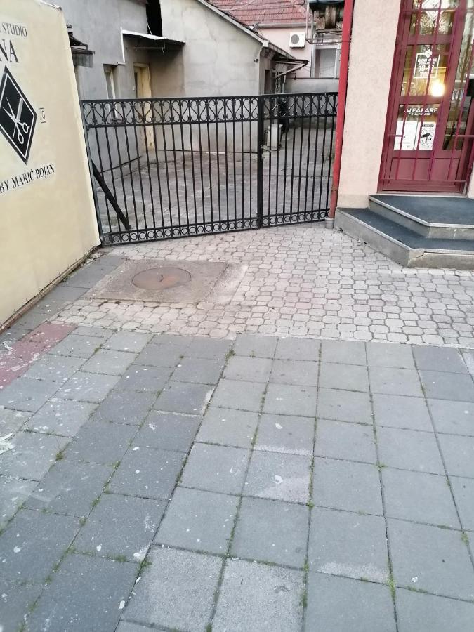 Vemiur Apartman Čačak Kültér fotó