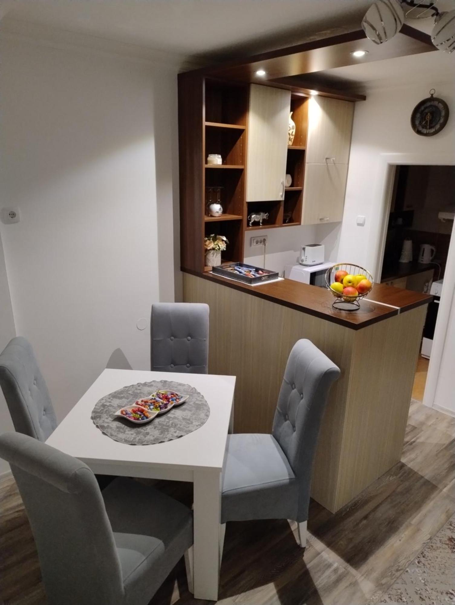 Vemiur Apartman Čačak Kültér fotó