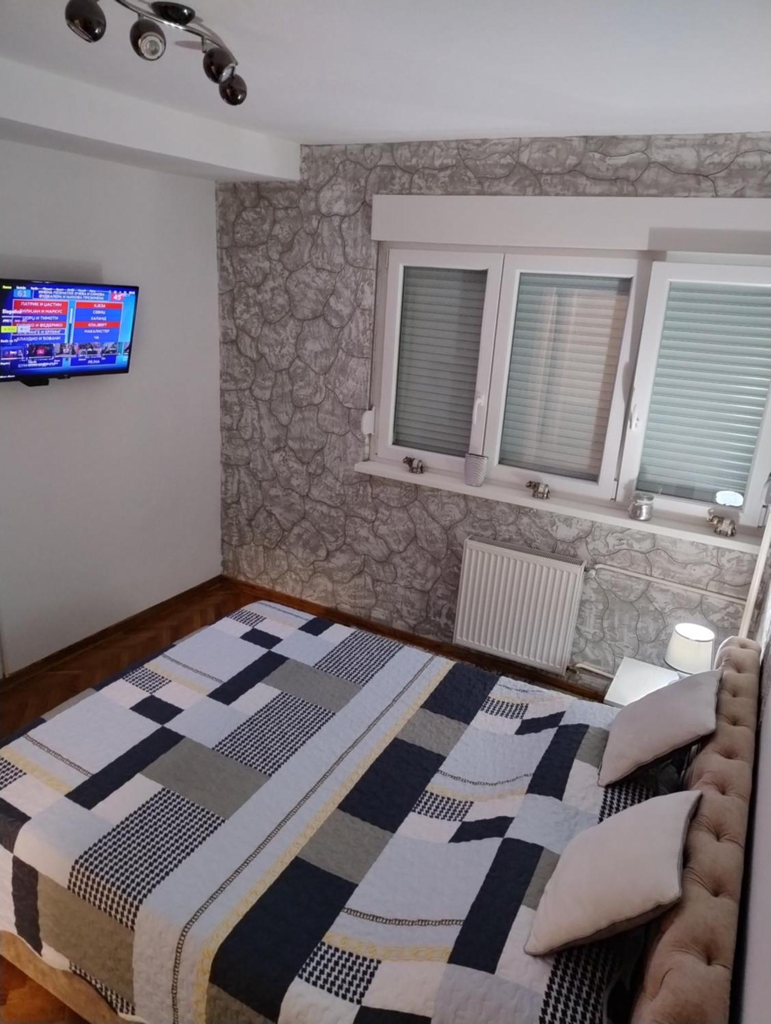 Vemiur Apartman Čačak Kültér fotó