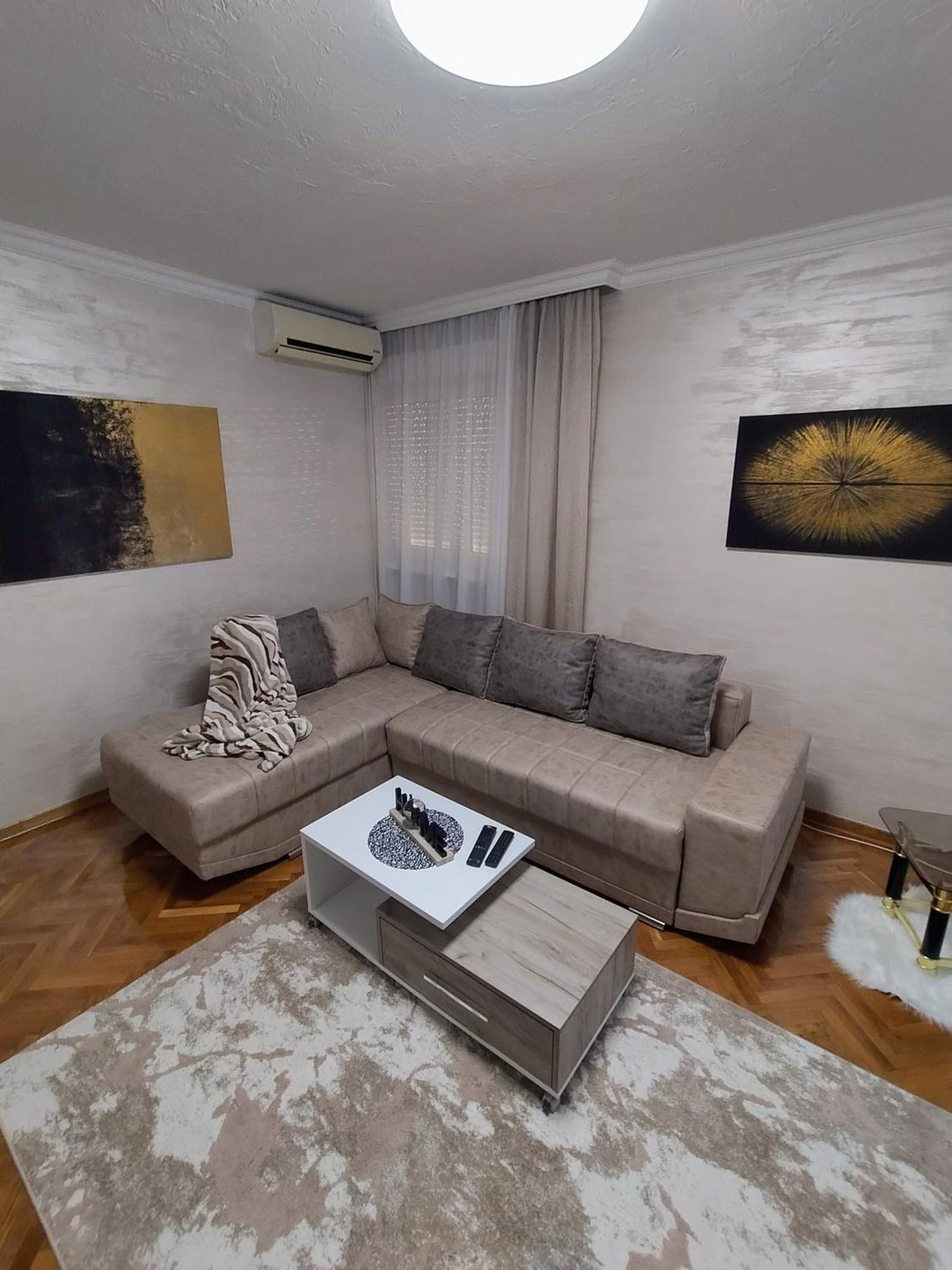 Vemiur Apartman Čačak Kültér fotó