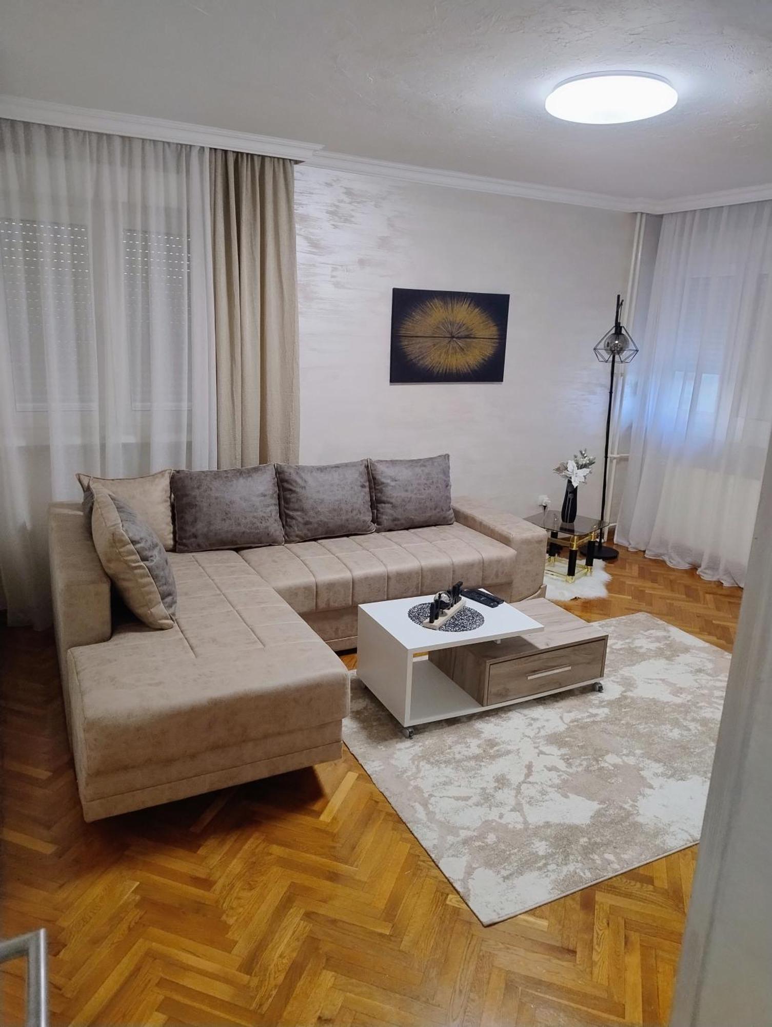 Vemiur Apartman Čačak Kültér fotó